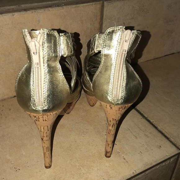 High heels - Picture 3 of 5